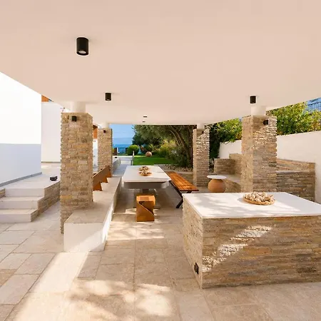 Fanis Villa